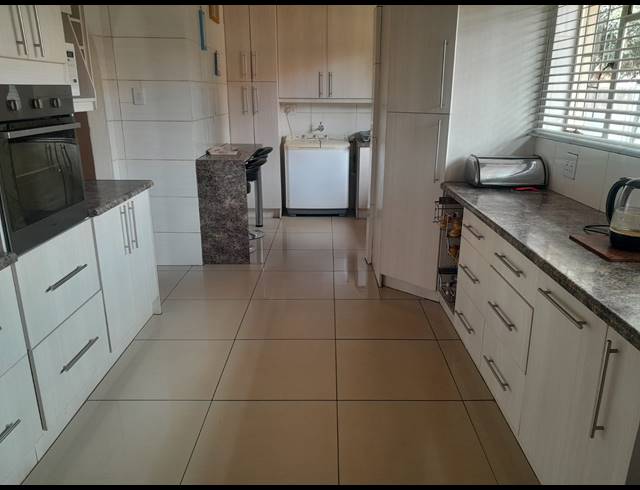 3 BEDROOM HOUSE FOR SALE IN RUSTENBURG CENTRAL